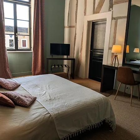Le Chateau De 3* La Pomarède