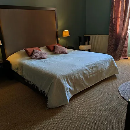 Le Château De La Pomarède