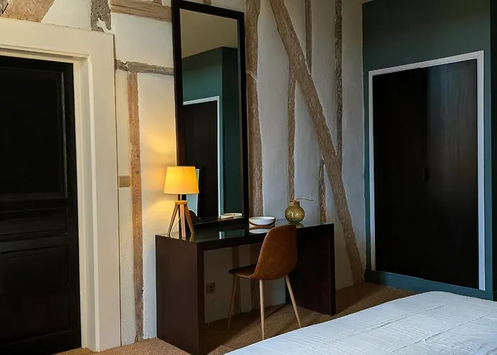 Le Château De Hotel