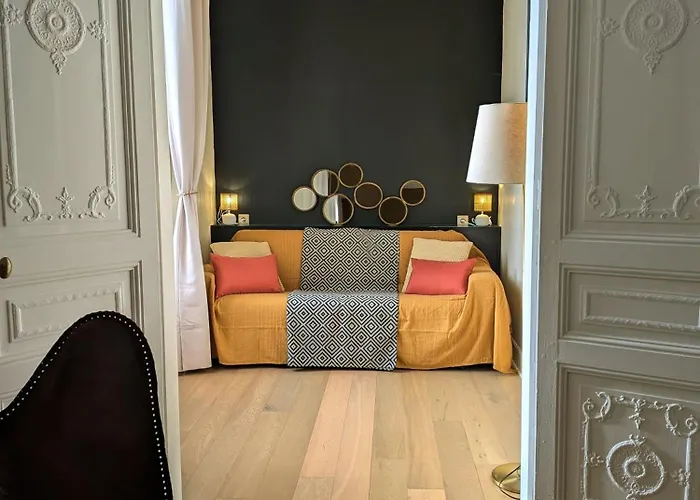 Le Château De La Pomarède