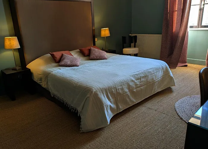 Le Château De La Pomarède