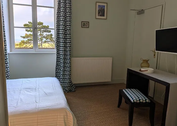 Le Château De Hotel