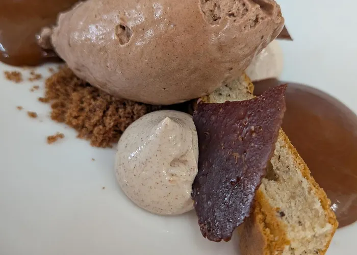 Le Château De La Pomarède